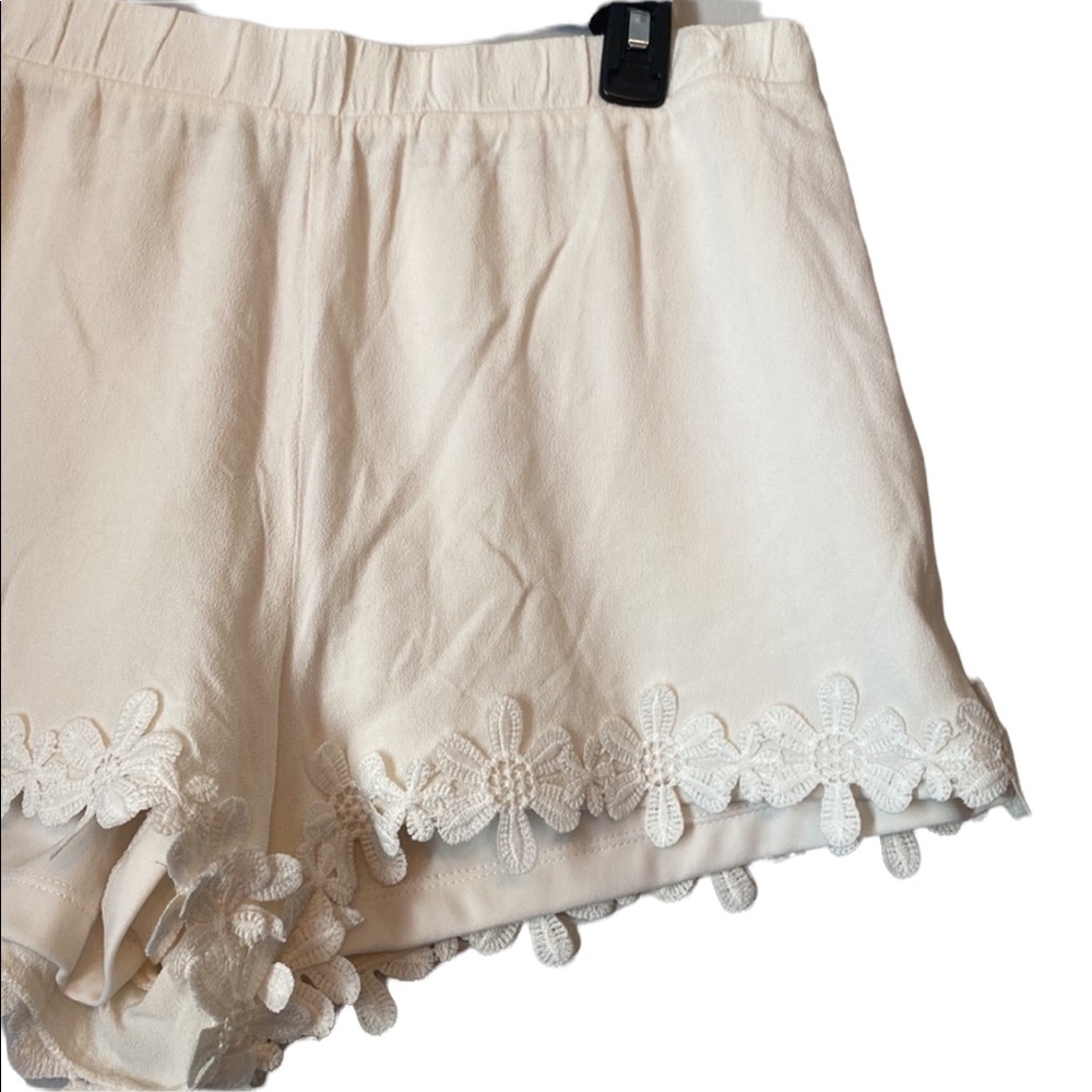 Riley & James Cream Lace Shorts - Picture 3 of 12